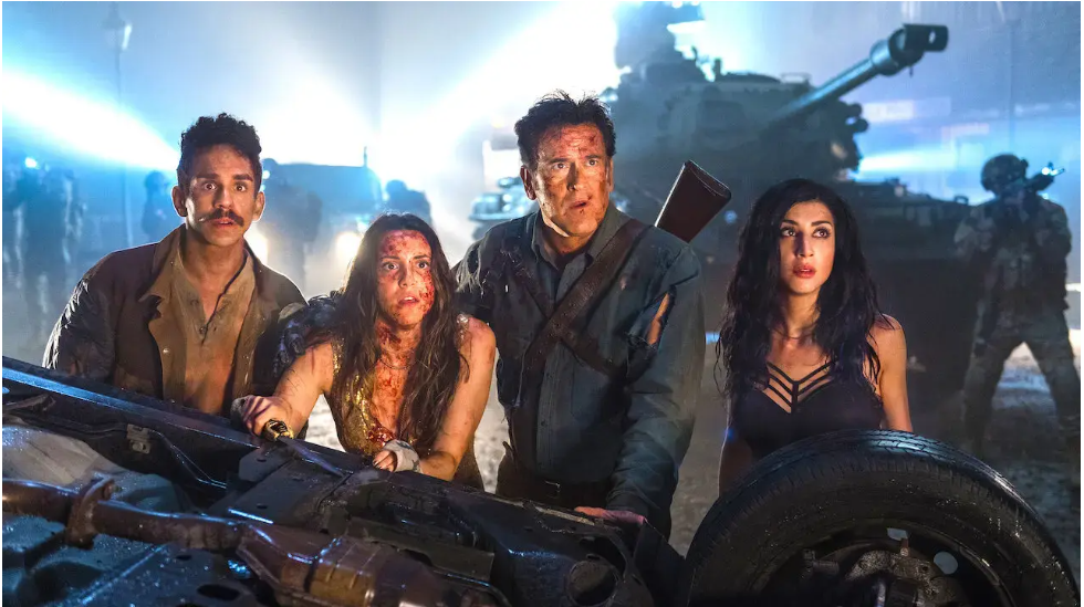 Ash junto a su grupo en la serie "Ash vs Evil Dead"